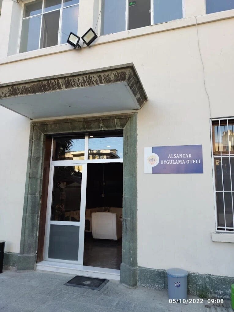 Вид Alsancak Uygulama Oteli 2*